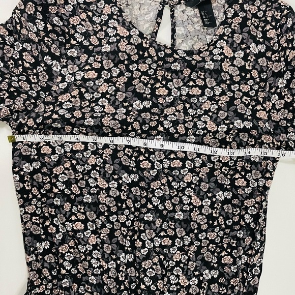 H&M Floral Long Sleeve Romper, Size 4 - Picture 3 of 8